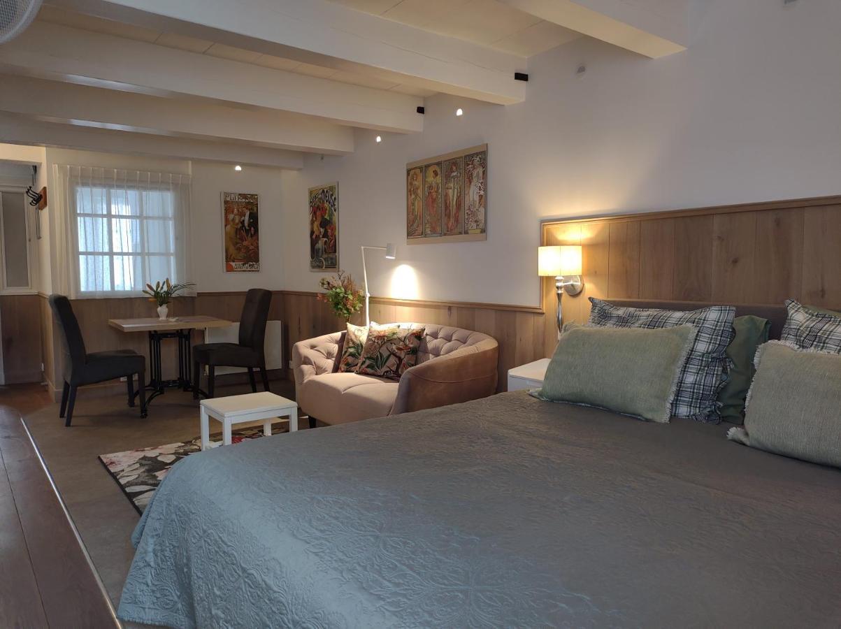 Vrye Heerlykheyd (Adults Only) Apartment Мидълбург Екстериор снимка
